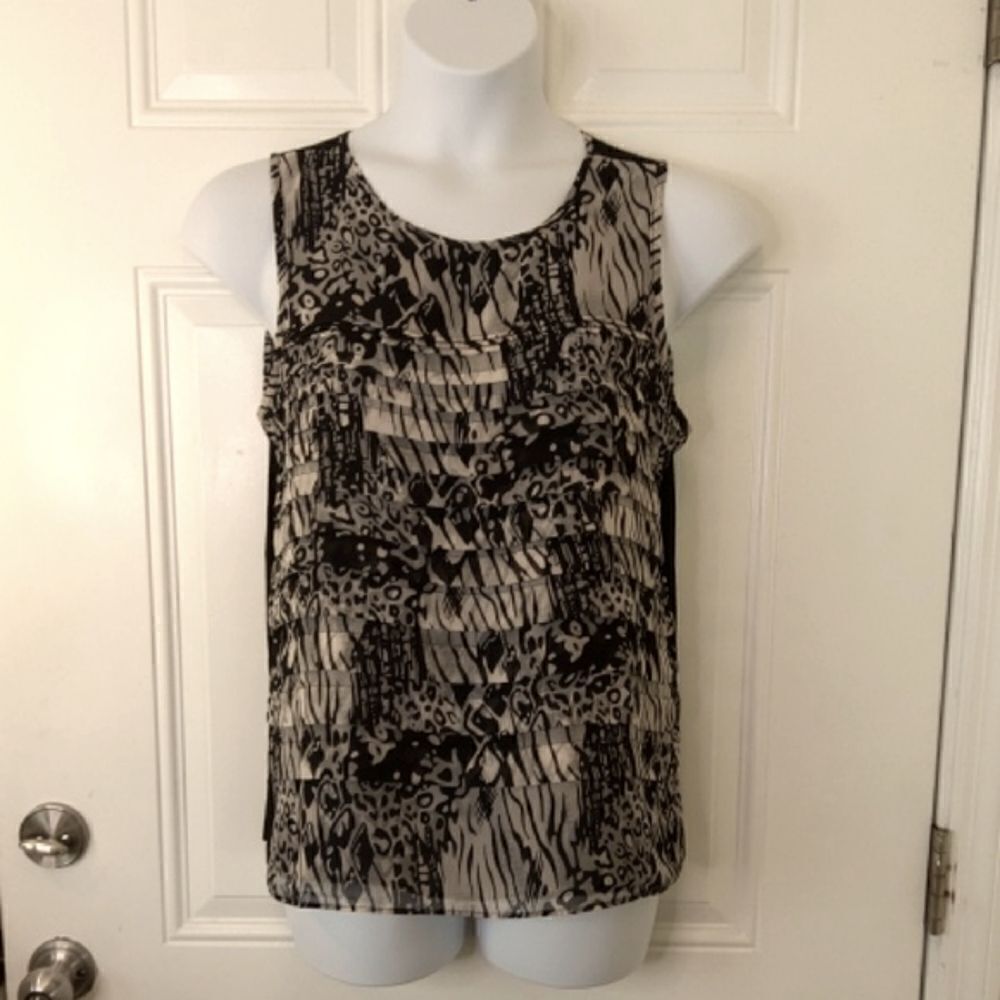 Dana Buchman Black, white and gray sleeveless layered front crew neck tank top